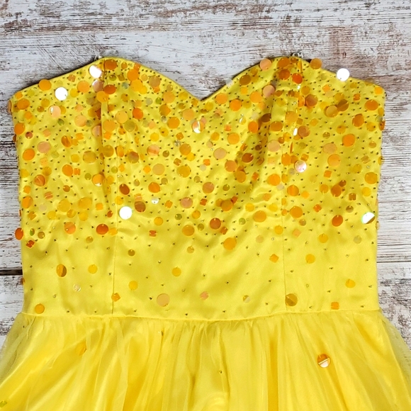 Masquerade | Ethereal Yellow Tulle Net Formal Black Tie Prom Dress - Picture 2 of 9